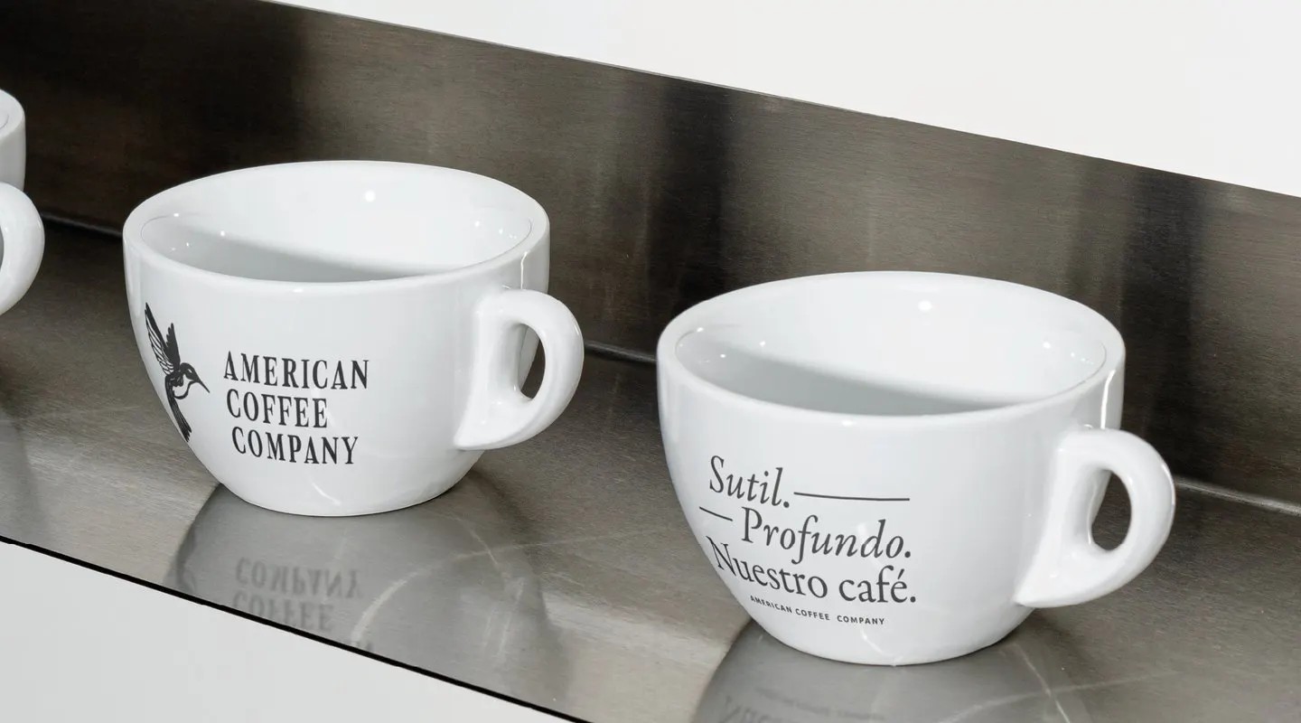 American Coffee — paleta y tipografía