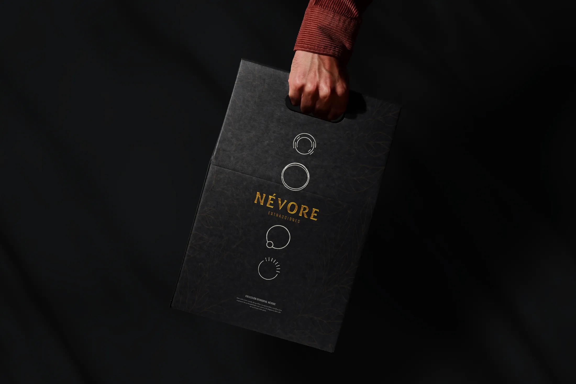Névore — empaque tipo caja de vino