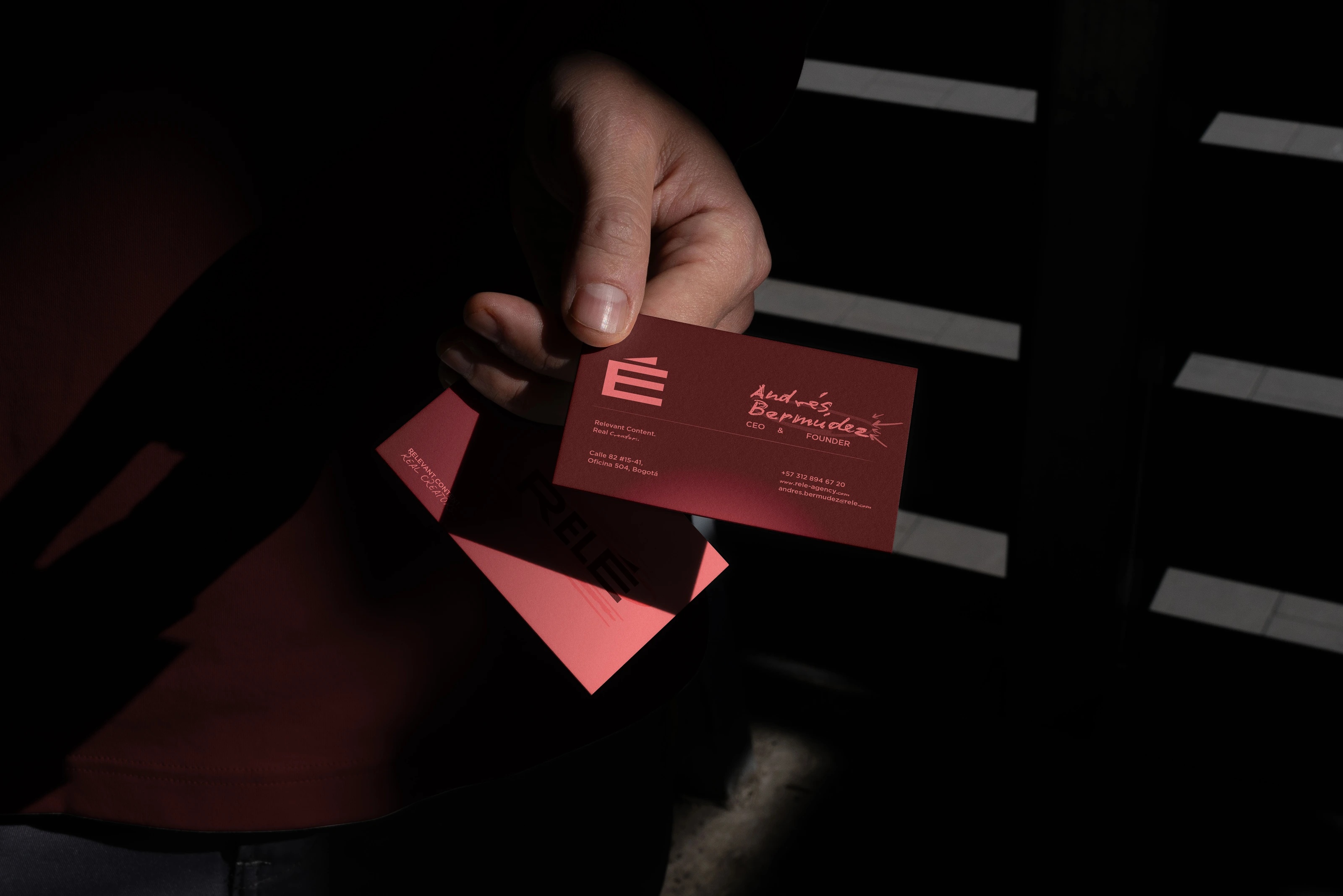 Relé brand presentation — cover