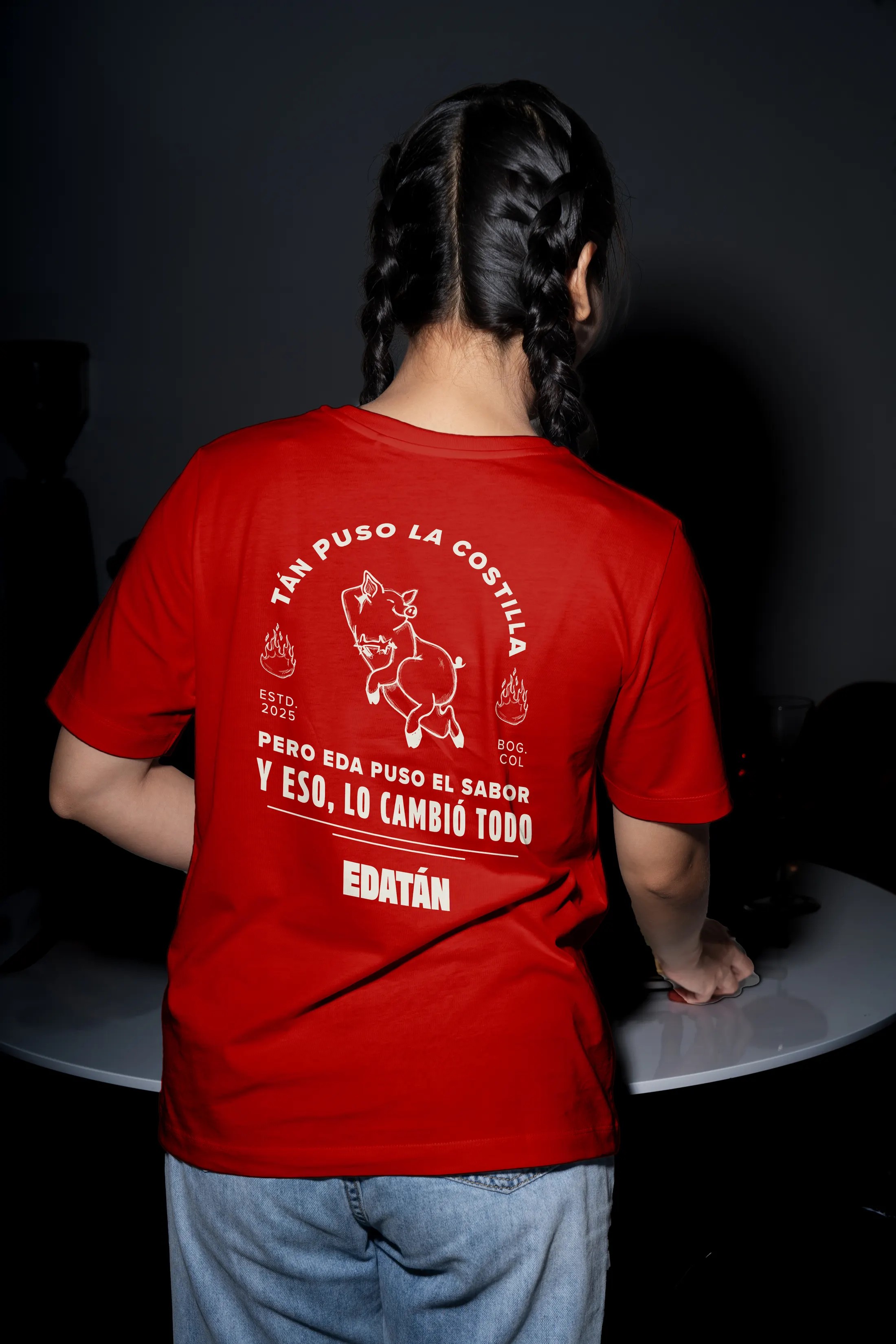 EDATÁN — mockup en camiseta